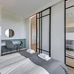 Modern Tower & View By Downtown * גדינייה