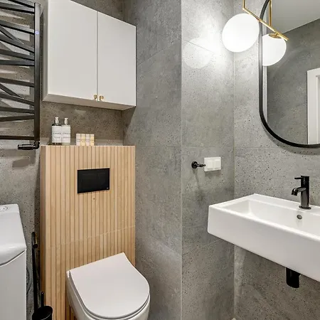 Modern Tower & View By Downtown Apartment *